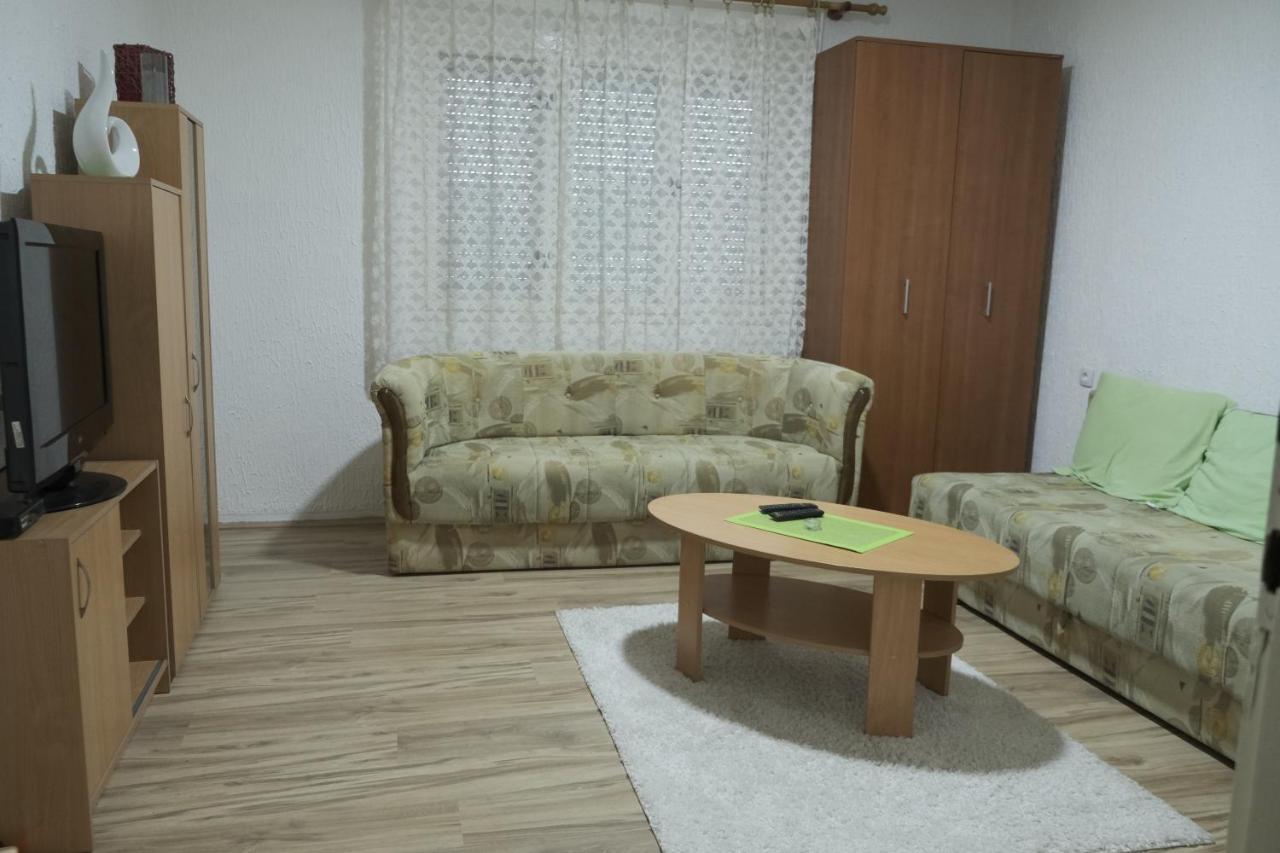 Nikodijevic Apartment Вършац Екстериор снимка