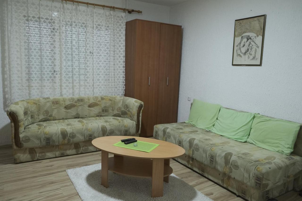 Nikodijevic Apartment Вършац Екстериор снимка